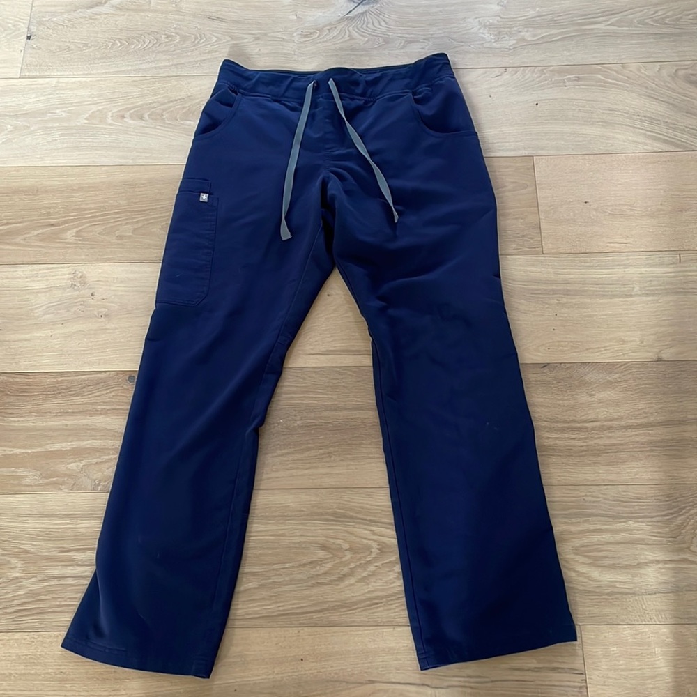 Figs “Kade Cargo Pant” scrub bottom